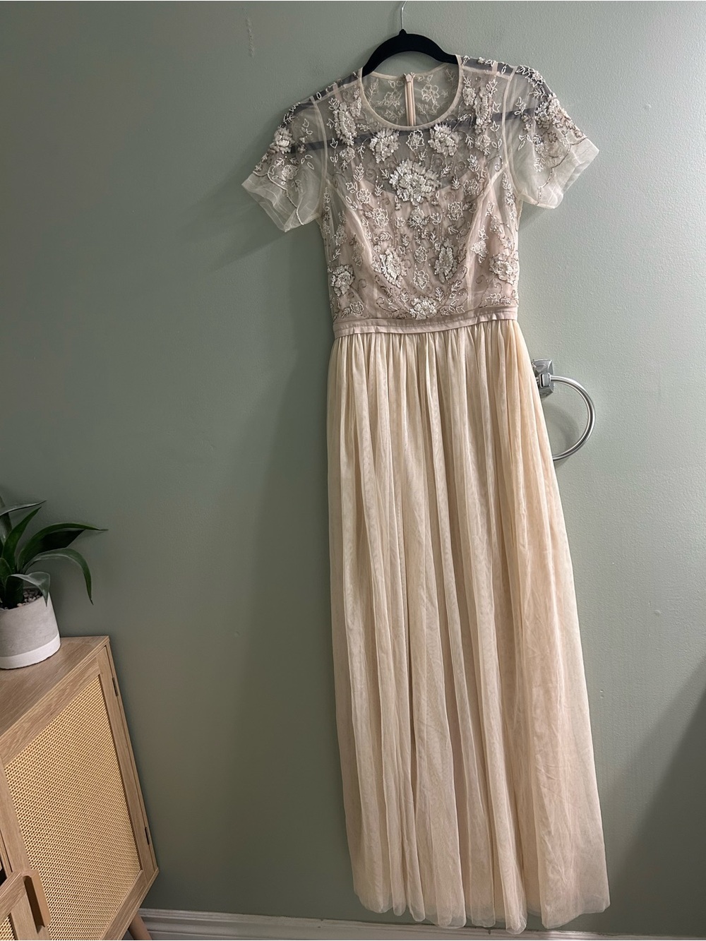 NWOT BHLDN Needle & Thread-Style
Sakara Pink Champagne Beaded Bodice Formal Gown